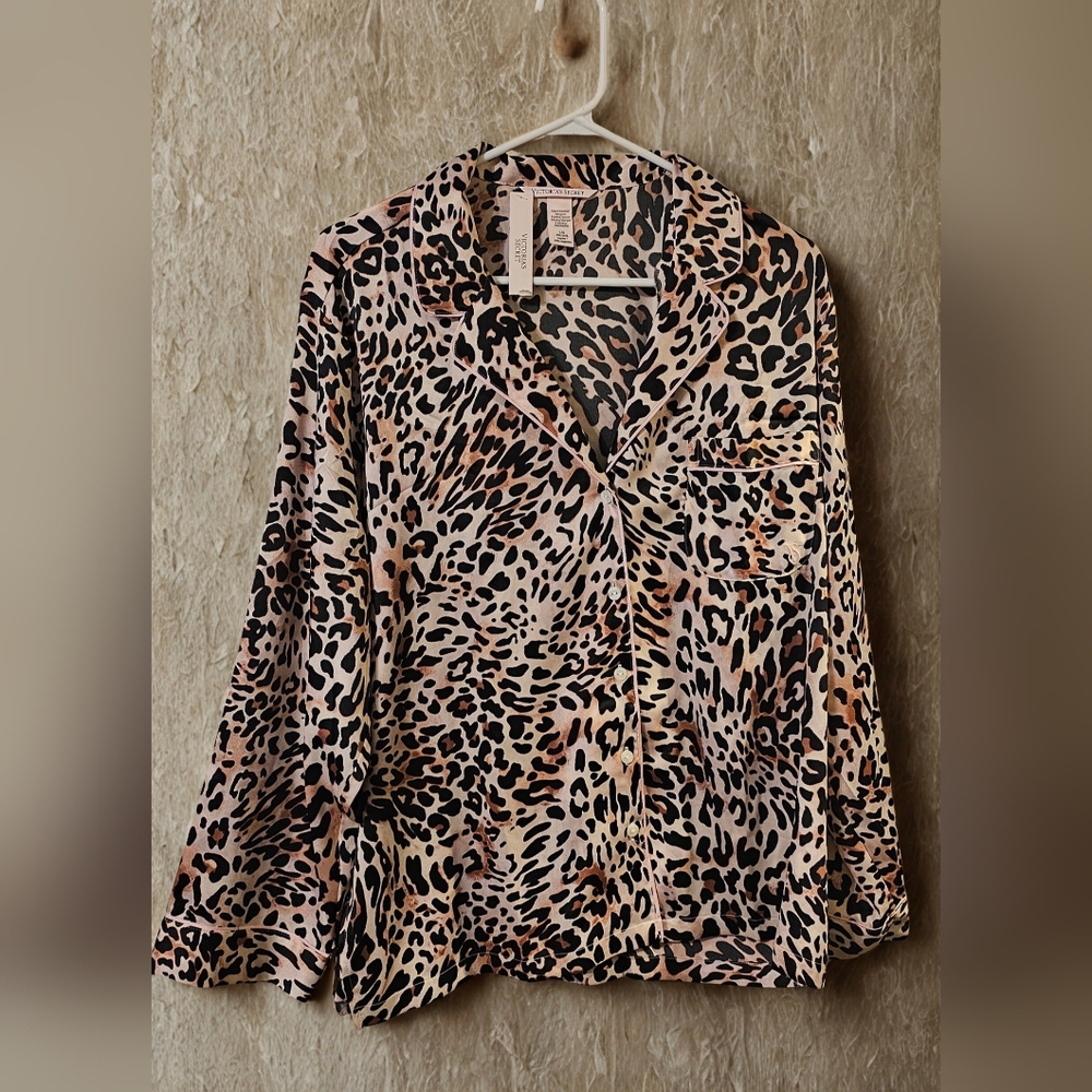 Victoria's Secret Leopard Print Women's Pajama Set Size Large